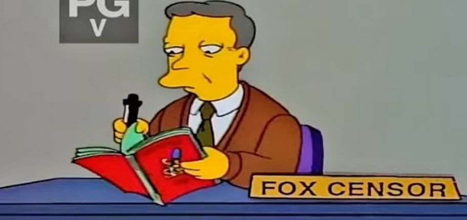 Der FOX-Zensierer streicht Stellen aus der Simpsons-Halloween-Episode "Neutronenkrieg und Halloween". Was hier noch als Scherz gemeint war, wurde in manchen Ländern wirklich für die ein oder andere Simpsons-Episode zur Realität.