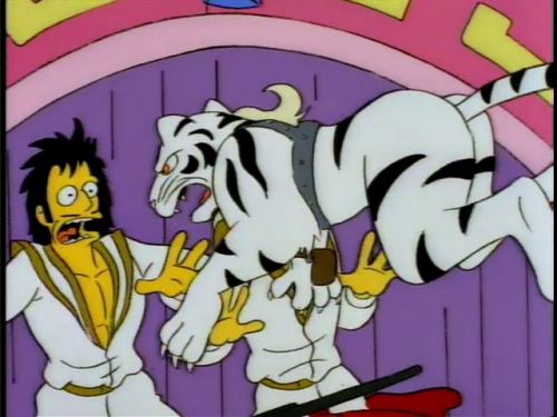 Wie in der Realität wird dieser Magier von seinem weißen Tiger angegriffen. Die Simpsons-Macher wussten es anscheinend schon 10 Jahre vor dem Angriff auf den Magier Roy.