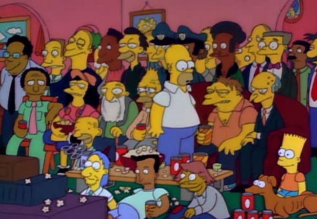 Halb Springfield schaut den Boxkampf über den geklauten Kabelanschluß der Simpsons.