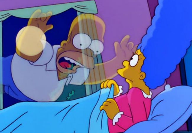 Homer erscheint Marge als Geist.