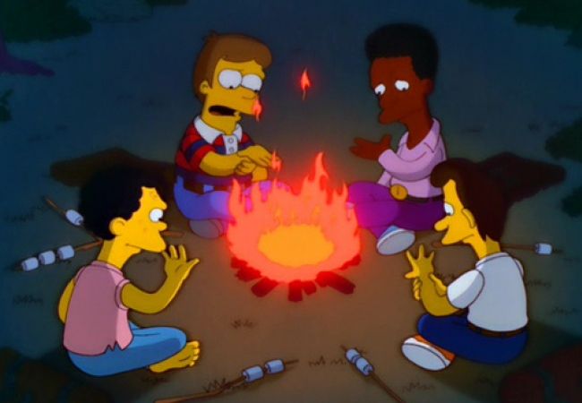 Moe, Homer, Carl und Lenny sitzen als Kinder am Lagerfeuer