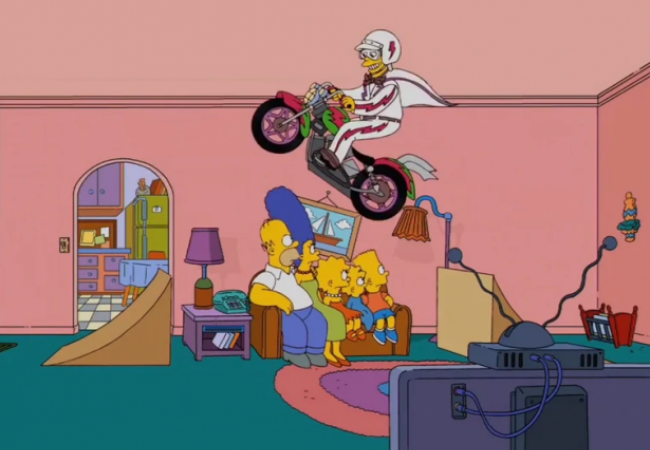 Stuntfahrer Lance Murdock fliegt durchs Wohnzimmer der Simpsons.