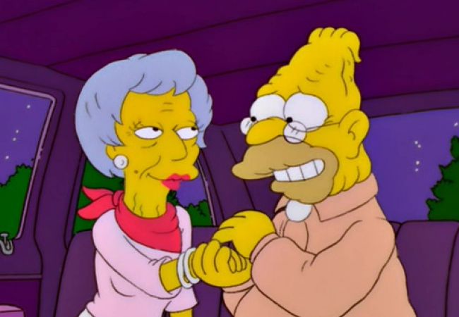 Abraham Simpson und Zelda halten Händchen.