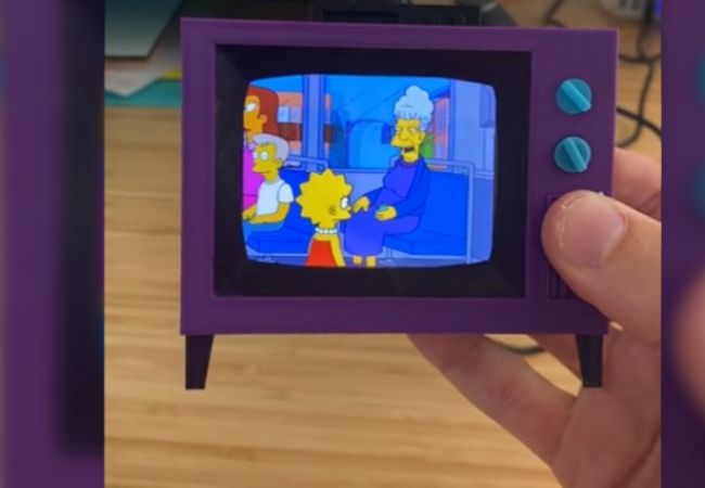Simpsons Mini-TV: Eigenbau des Simpsons-Fernsehers geht viral!
